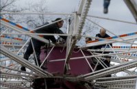 Фрагмент карусели убил мужчину на ярмарке во Франции