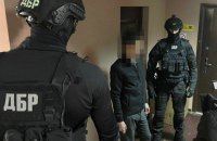 Кіберполіцейського з Волині затримали за вимагання грошей у вебкам-моделей