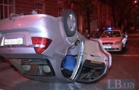 В Киеве перевернулся автомобиль с беременной пассажиркой