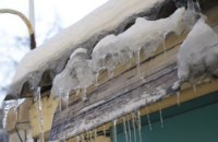 Двух киевлян госпитализировали из-за падения сосулек 14 февраля