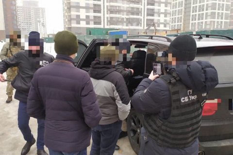 Співробітника кібердепартменту СБУ зі спільниками підозрюють у катуванні підприємця заради 7 біткойнів