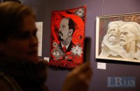 “Червоний шум”. Ідеологічна виставка про деідеологізацію мистецтва