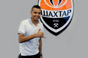 Дентиньо: "На тренировки я одеваю четыре футболки и четверо штанов"
