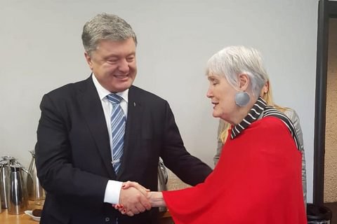 Порошенко призвал начать на саммите НАТО дискуссию о ПДЧ для Украины