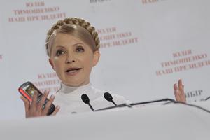 Смски об отставке Януковича радуют Тимошенко с утра