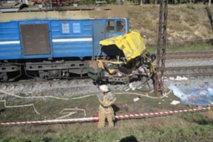 ​"Укрзализныця" повышает уровень безопасности ж/д переездов