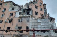 У Миколаєві російська ракета влучила у житлову п'ятиповерхівку
