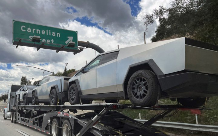 Автопілот Tesla був задіяний у щонайменше 13 фатальних аваріях у США