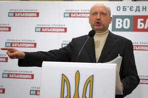 Турчинов: суды отменят победу оппозиционеров в ряде округов