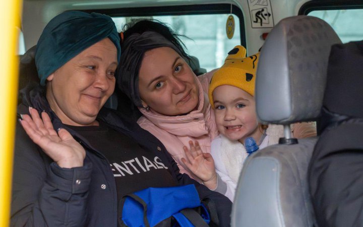 Жителям прифронтових територій бажано виїхати на свята, - Гуменюк