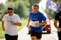 "Ультрамарафон вдячності": український рятувальник пробіг 850 кілометрів за 14 днів, закликаючи українців допомагати ДСНС