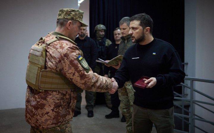 Зеленський нагородив військових, які захищали Харківщину від росіян