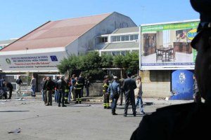 В Італії біля ліцею стався вибух