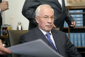 Азаров недоволен темпами строительства