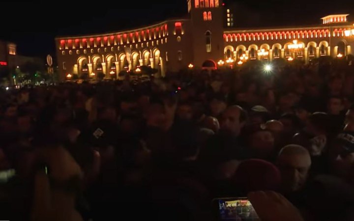 МЗС дало рекомендації українцям у зв'язку з подіями в Карабасі та Вірменії