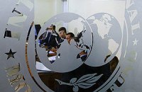 Источник: МВФ денег не даст 