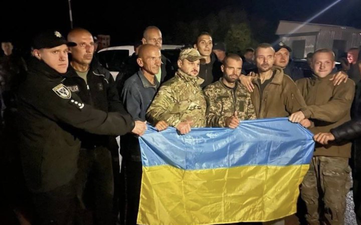З російського полону повернулись захисники Азовсталі, серед них – командири (оновлено)