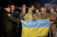 З російського полону повернулись захисники Азовсталі, серед них – командири (оновлено)