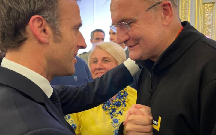 Макрон провів зустріч із українськими мерами