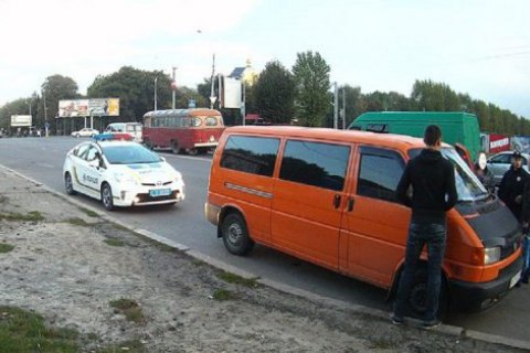 Во Львове милиционер на автомобиле сбежал от полицейских