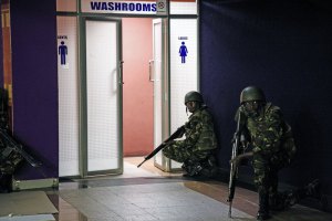 В ТЦ в Найроби обнаружили несколько взрывных устройств