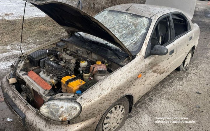 У Запоріжжі окупанти атакували авто, поранені люди