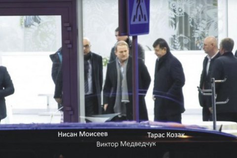 Україна запровадила санкції щодо літаків, на яких Медведчук і Козак літали в Росію