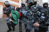 Российским силовикам ввели надбавки к зарплате за работу на акциях протеста