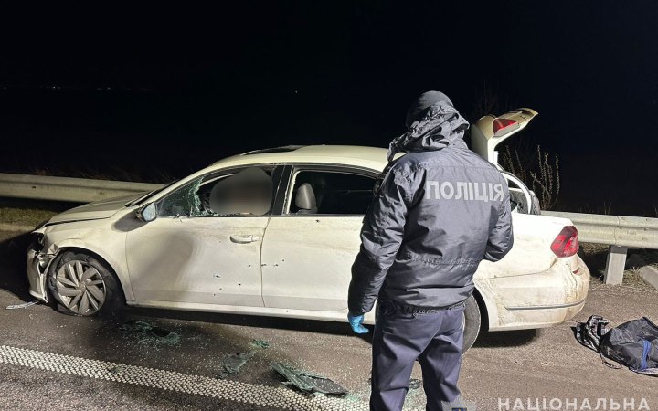 Поліція проводить на Дніпропетровщині спецоперацію: невідомий у балаклаві розстріляв авто, є жертва
