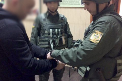 В одесском аэропорту задержали иностранца, подозреваемого в убийстве в США