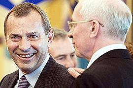Азаров приставил Клюева следить за нацпроектами