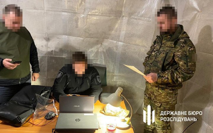 На Буковині начальник військової частини залучив підлеглих до ремонту свого будинку і нараховував їм бойові виплати