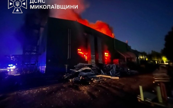 Ворог вдарив по енергетиці та господарському магазину в Миколаївській області