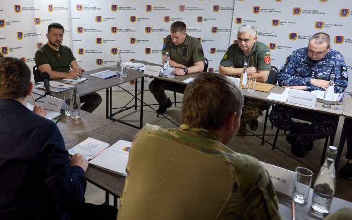 Зеленський відвідав Одещину, де в портах заблоковано 39 цивільних суден під прапорами 14 країн світу