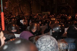 ​В Черкассах милиция снесла палатку Штаба национального сопротивления 
