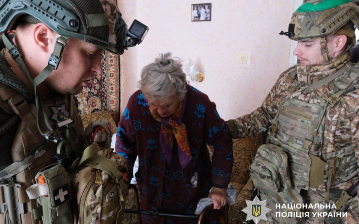 "Білі Янголи", попри удар дрона, евакуювали з Краматорської громади п’ятьох людей 