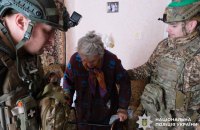 "Білі Янголи", попри удар дрона, евакуювали з Краматорської громади п’ятьох людей 