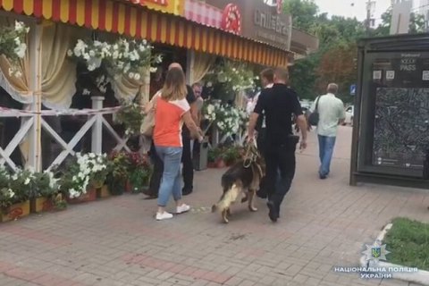 В Киеве неизвестные устроили стрельбу в кафе и сбежали, бросив пистолет