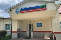Ще в одному медзакладі на Київщині встановили сонячні панелі Tesla