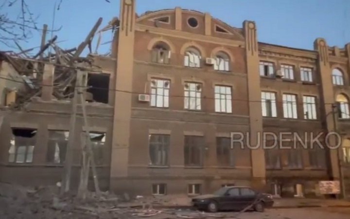 У Донецьку "прилетіло" в будівлю "Центру безпілотних систем" 