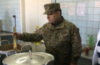 Полторак обіцяє з 2016 року перевести військових у зоні АТО на харчування за стандартами НАТО