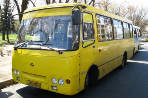 В Одесі пасажирка отримала травми, випавши з маршрутки під час руху