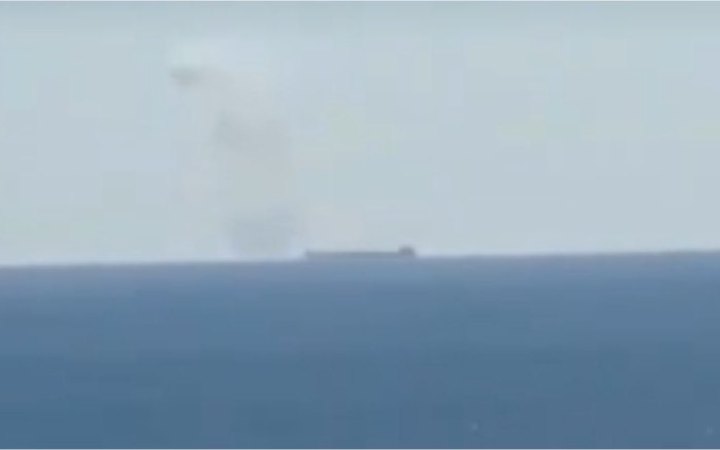 Два судна загорілися в румунських водах Чорного моря. Восьмеро моряків зникли безвісти
