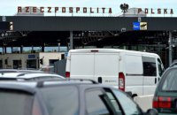 На западной границе Украины продолжаются долгие очереди на въезд (обновлено)
