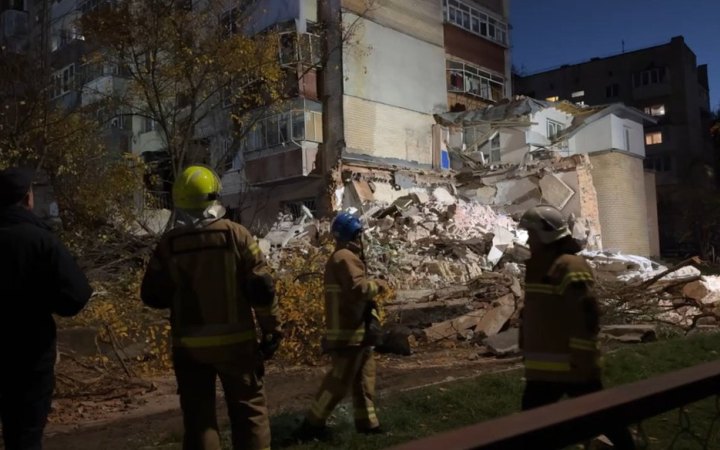 Під завалами будинку у Хмельницькому деблокували двох загиблих (оновлено)