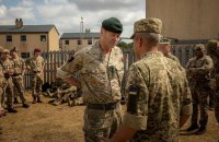 Начальник британського Генштабу зустрівся з українськими військовими, що навчаються у Великобританії