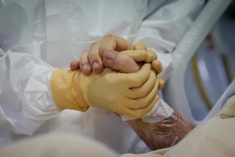 В Украине за сутки обнаружили 2477 случаев ковида, 44 человека умерли