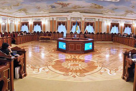 Верховный Суд приостановил производство по делу об отмене санкций СНБО 
