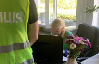 У Києві судитимуть посадовицю Дніпровської РДА у справі про розтрату понад 1,3 млн грн на закупівлі стільців для укриттів