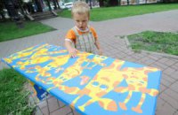 В столичном сквере установили 20 авторских скамеек